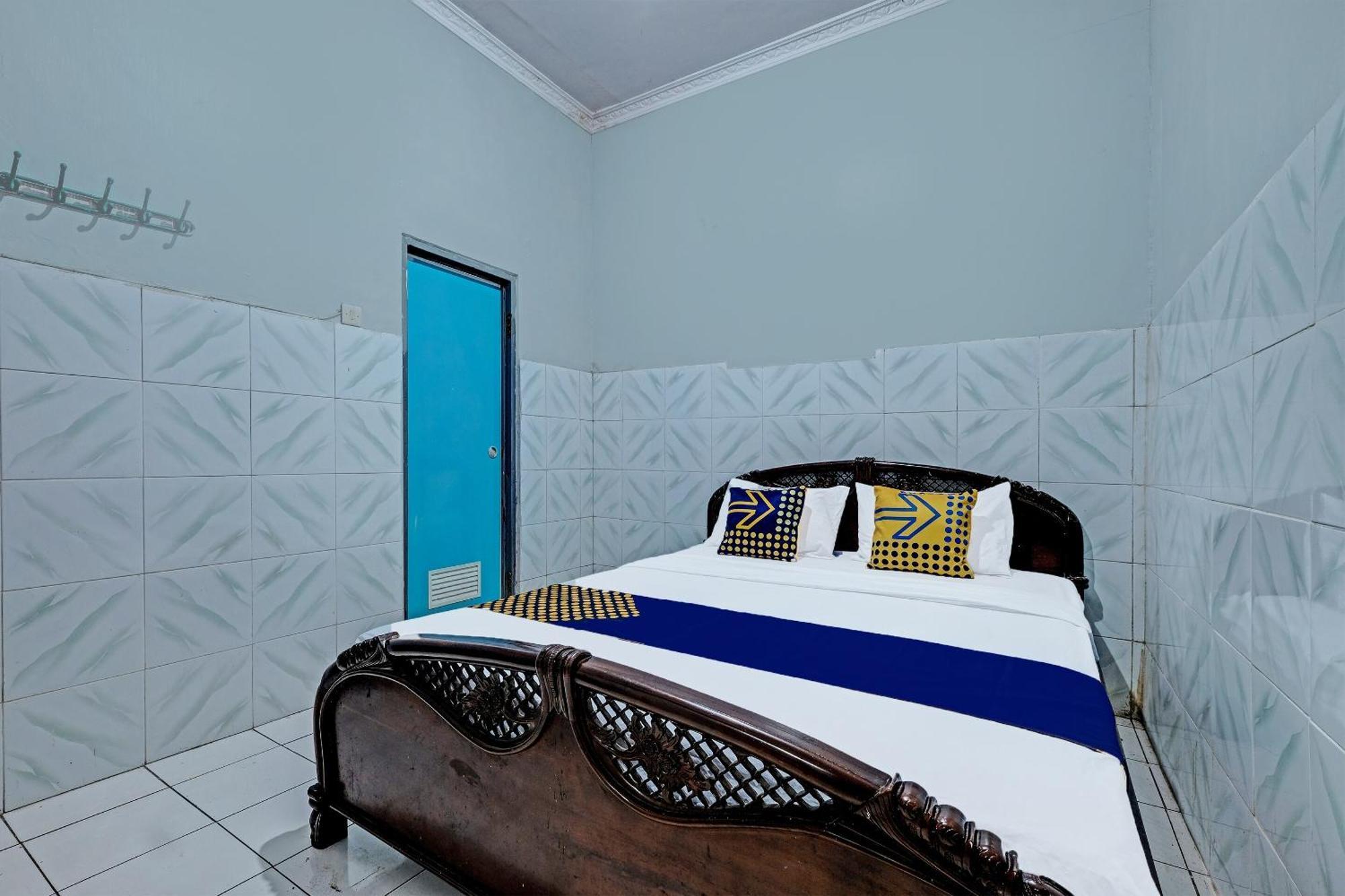 Spot On 91915 Homestay Superman Yogyakarta Esterno foto