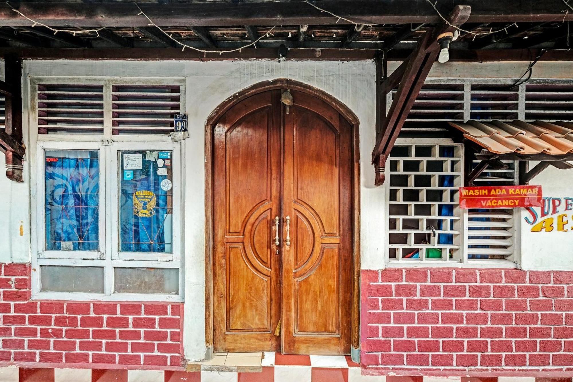 Spot On 91915 Homestay Superman Yogyakarta Esterno foto